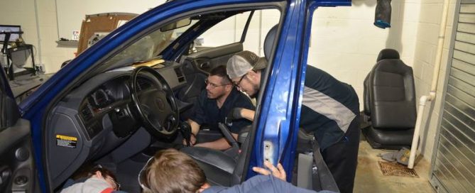 LSC-Montgomery Students Cut Car In Half For Rehab Patients