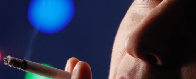 Women Smokers Less Likely to Get Cancer Screenings