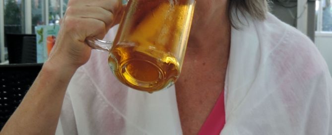 More than one drink a day may raise high blood pressure risk in adults with Type 2 diabetes