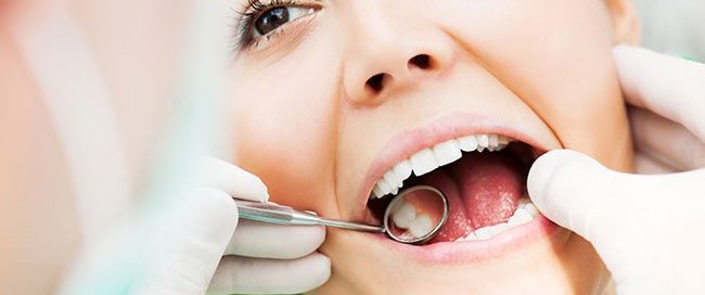 What Does Laryngeal Cancer Feel Like? 11 Symptoms & Risks