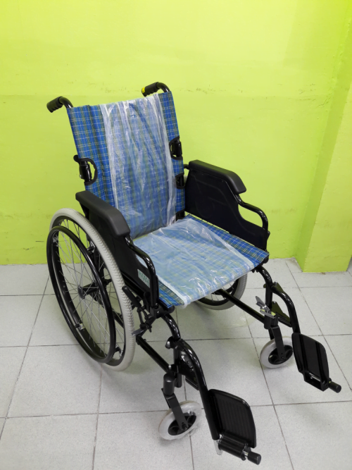 Semi Lightweight QR Wheelchair 18”-R908AQP41 / 46